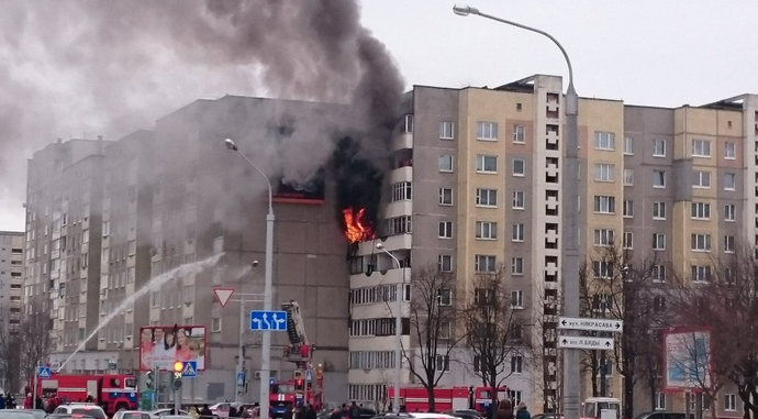 Пожар в минске сегодня. Пожар в Минске. Пожар в Минске вчера. Минск пожар фото.