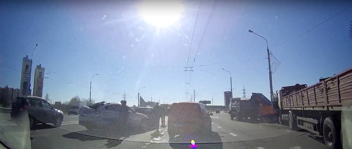 Пробка до самой Москвы: на проспекте Независимости возле Уручья столкнулись шесть машин, в том числе две грузовые