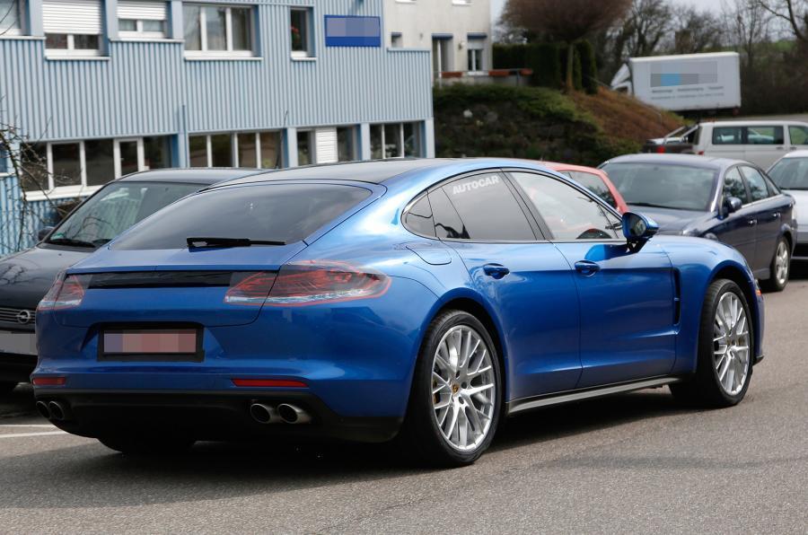 Второе поколение Porsche Panamera появится осенью 2016 года