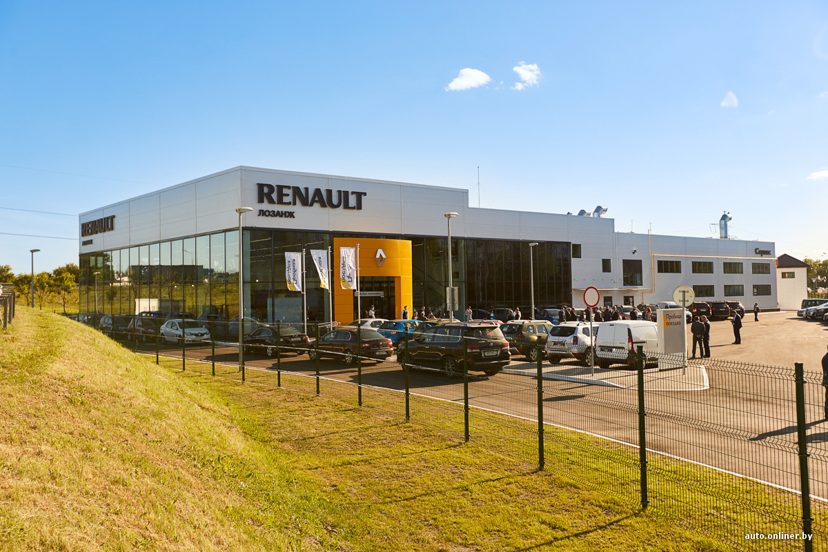 Рено центр. Дилер Рено Renault Store Evolution. Автосалон Рено Таллинское шоссе. Вывеска Рено. Автосалон Рено на Шолохова.