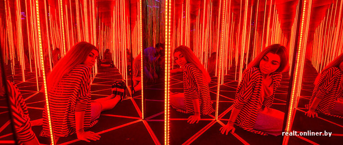 Изнутри: первый зеркальный лабиринт в Минске