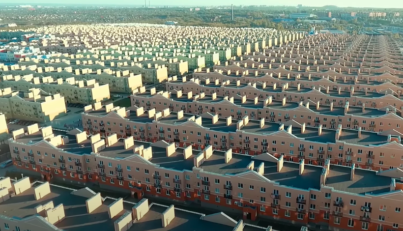 Доступное жилье фото. Дом на 80 тысяч человек в России. Дом в котором живет 18 тысяч человек. Доступное жилье в Узбекистане.