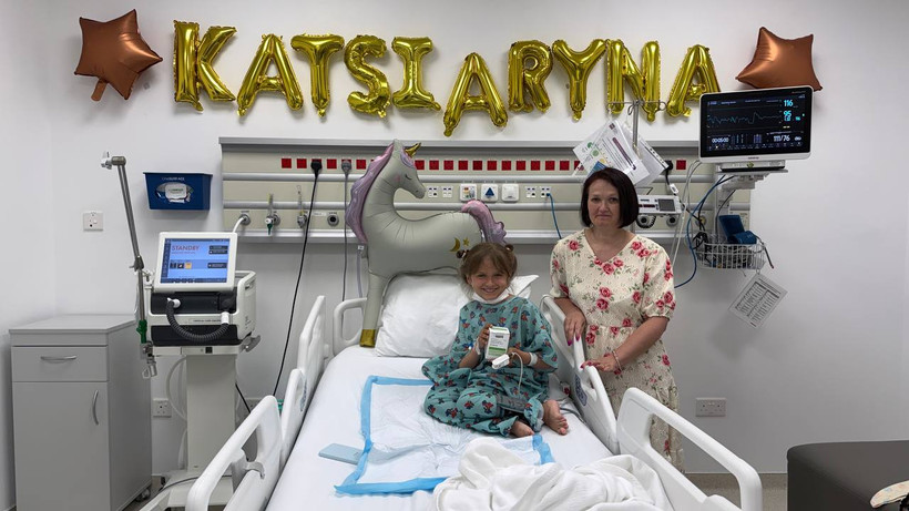 «Надеемся, встанет на ноги». Кате из Кобрина сделали укол, но не тот, на который собирали деньги