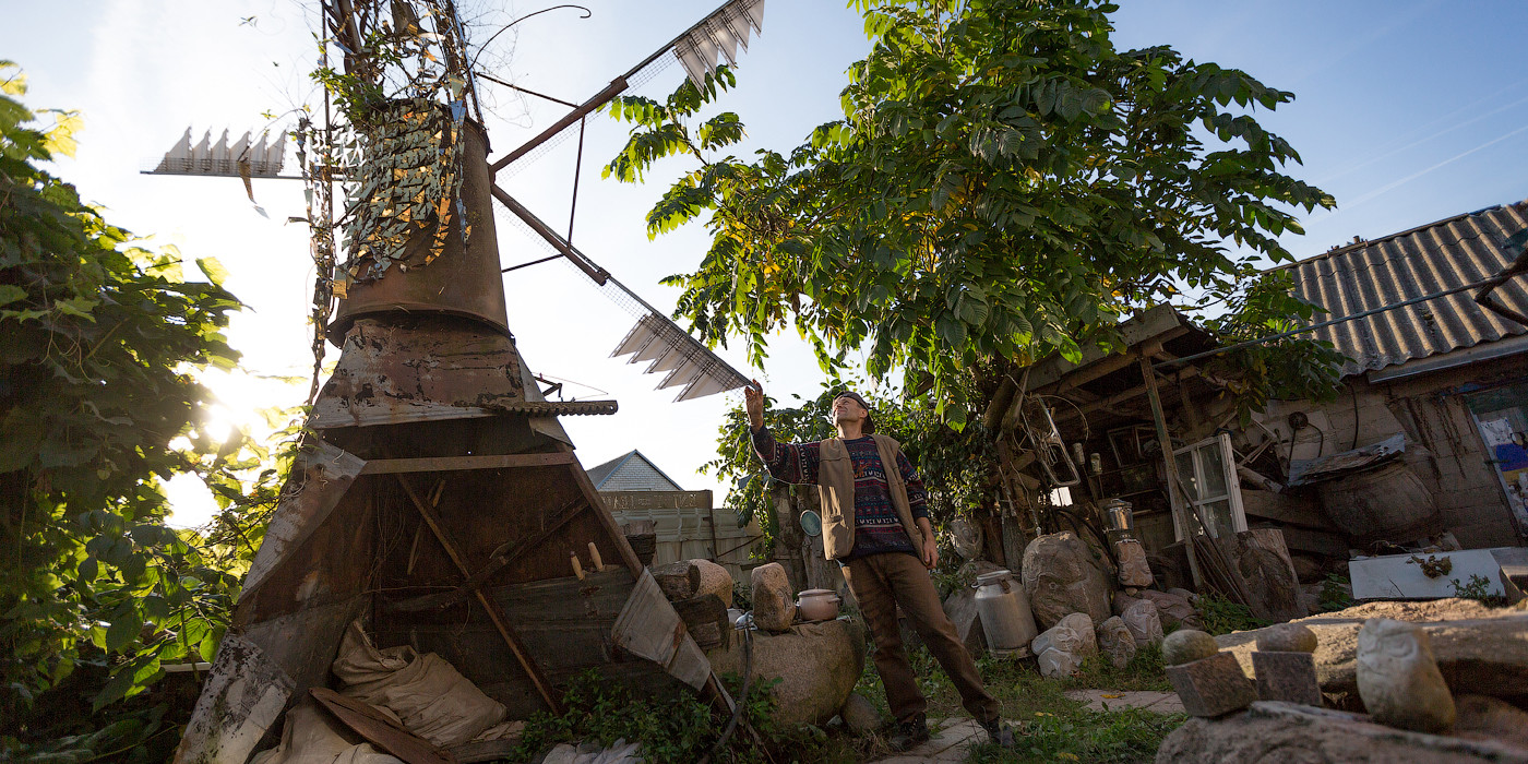 Пенсионер строит сказочный дом из мусора — взгляните, как он выглядит