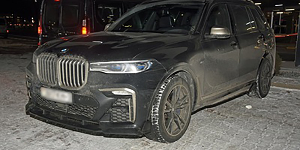       BMW X7. ,     