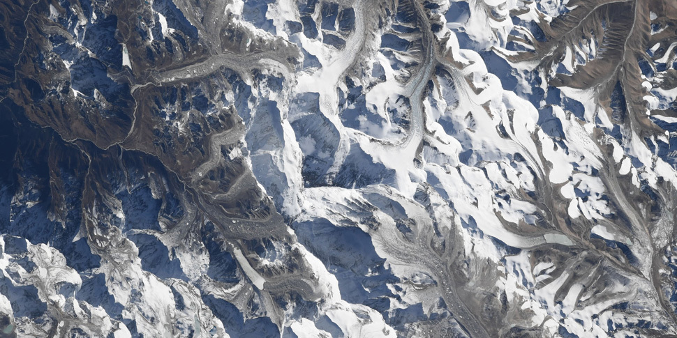 Эверест из космоса фото высокого разрешения