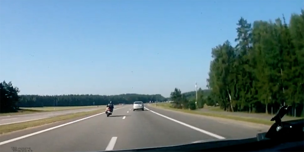 ГАИ показала на видео, как ведет негласный контроль за мотоциклистами на  трассах