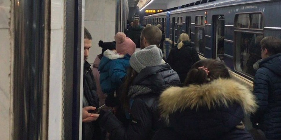 Пассажиры не заметили. Задымление в метро. Метро спортивная задымление. Происшествие в метро Минск. Задымление на станции метро спортивная.