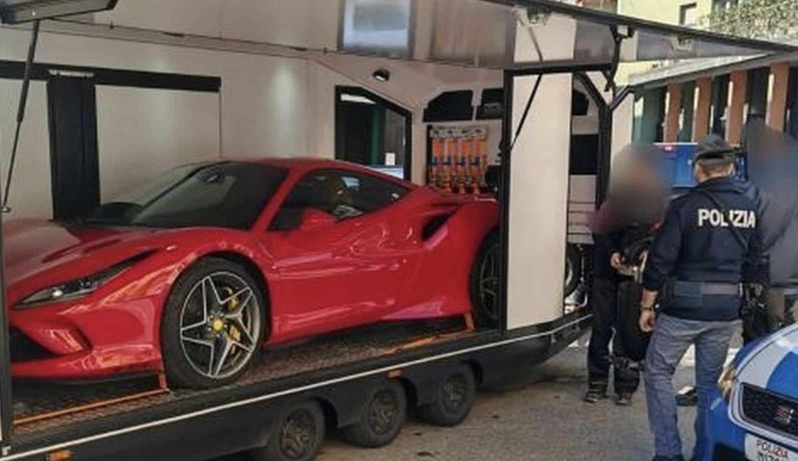 В Италии конфисковали угнанный Ferrari, который везли некоему белорусу в  Германию