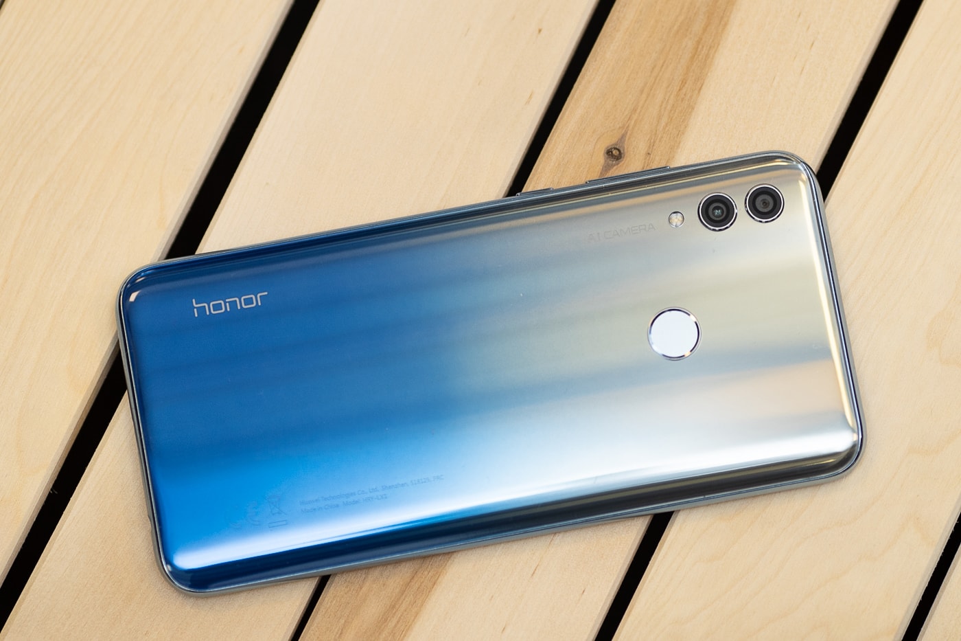 Красивый, пластиковый, большой. Обзор смартфона Honor 10 Lite