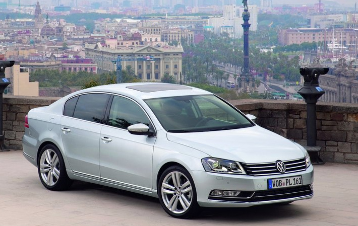 При создании нового Volkswagen Passat, немцы использовали прежнюю платформу. Дизайн новинки также перекликается с В6