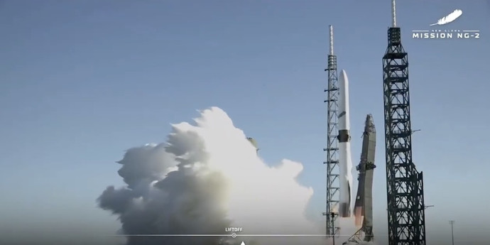 スペースX – それだけですか？ジェフ・ベゾス氏の会社が新型グレンロケットを打ち上げ