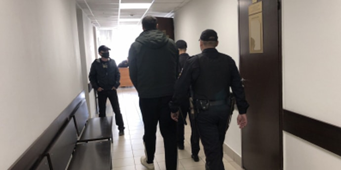 Бригадир белорусских рабочих, которые отравились суррогатным алкоголем в Карелии, арестован на 2 месяца (дополнено)