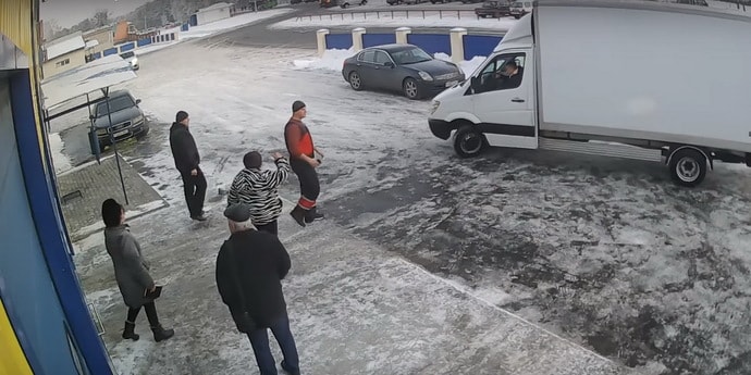 chat-komu-snyal-teshu-na-kameru-poka-ona-milas-krasivoy-grudastoy