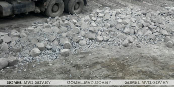 Водитель металлургического завода вывез на грузовике 14 тонн чермета