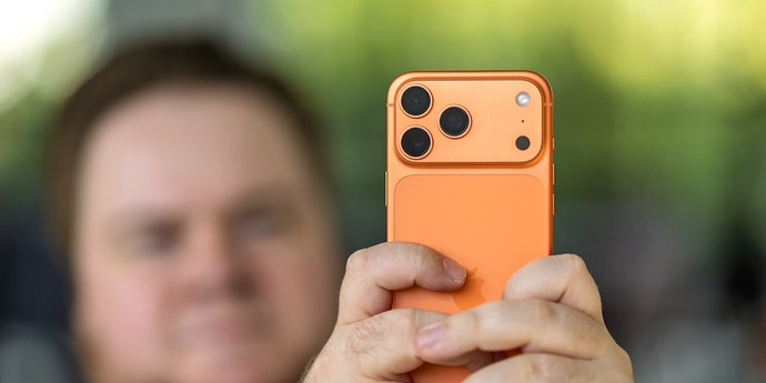 2025年に最も耐久性のあるスマートフォンが選ばれる