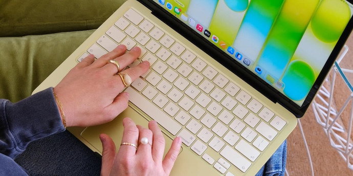「予算の突破口」最初の MacBook Neo のレビューがノートパソコンを称賛