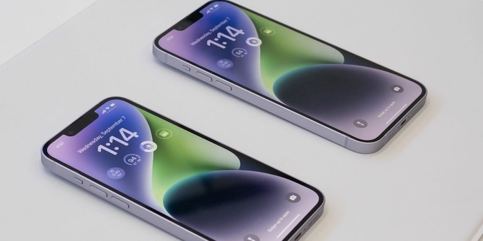 iPhone 15 впервые показали на «живых» фото