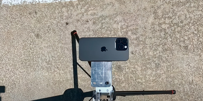 Apple iPhone 16 Pro Maxは落下テストを実施しました。結果は悲しいです