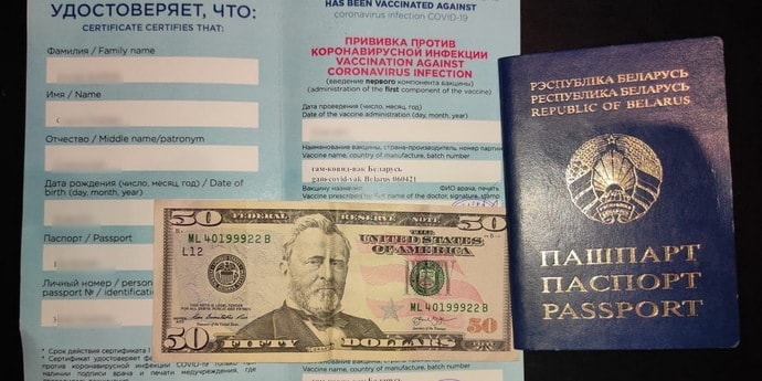 Белорусов, привитых «Спутником», не впустили в Украину. Но $50 изъяли