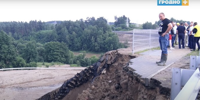 Караник прокомментировал ситуацию с подмытым мостом