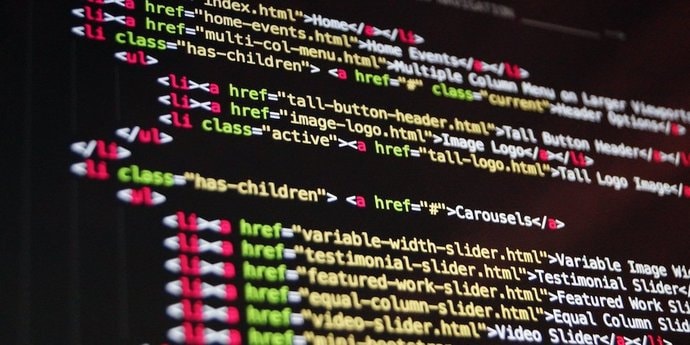 Интернет-мошенники попросили пенсионера подольше не выключать смартфон. Вот чем это закончилось