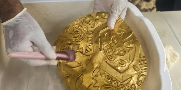 パナマで金が詰まった1000年以上前の王墓が発見される