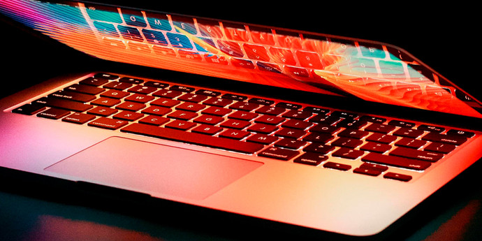 ウイルスのため、ベラルーシのいくつかの大学や体育館でインターネットが遮断された。