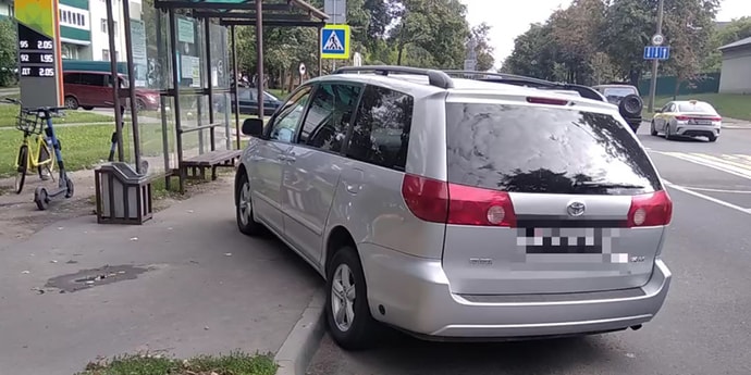 В Минске водитель с 4 промилле протаранил автобусную остановку. Читатель рассказал неожиданную версию (дополнено)