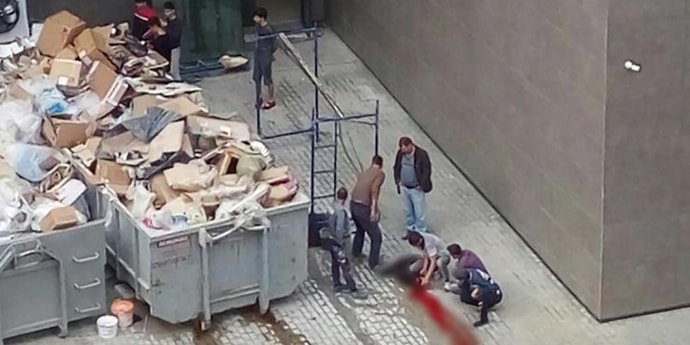 В Могилеве возле торгового центра разделывали барана. Милиция проводит проверку