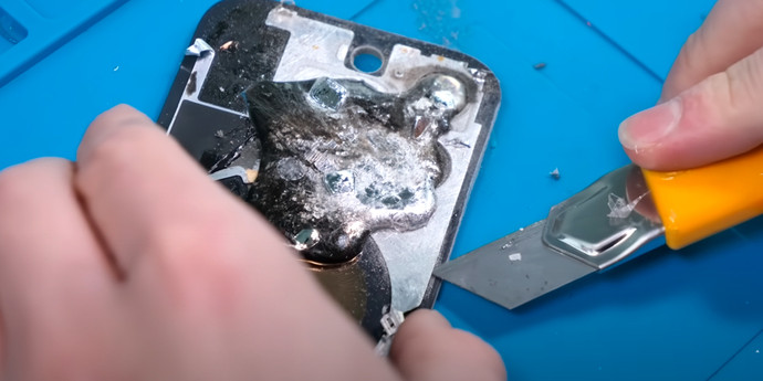誰かが透明な iPhone 16 Pro を作ったんだけど、見た目はいいよ