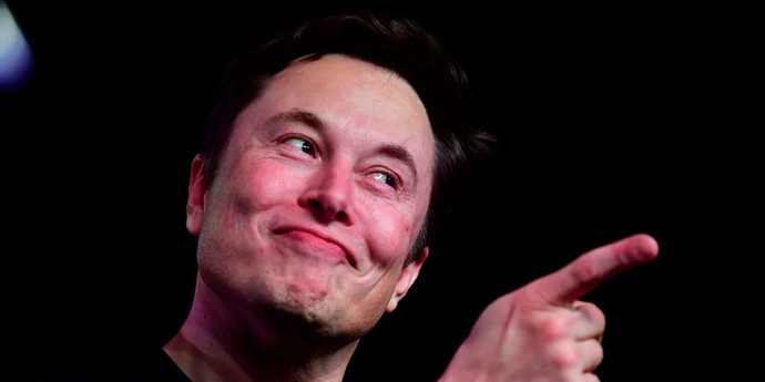 イーロン・マスク氏が初めて8000億ドルの資産を持った人物になった