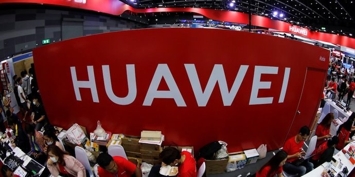 США затягивает разрешение на торговлю с Huawei, так как Китай отказался покупать сельхозпродукцию