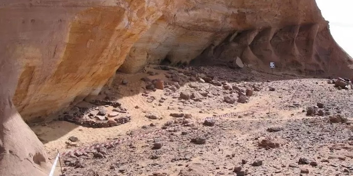 未知の人々のグループがサハラで見つかりました、それは7000年間忘れられていました