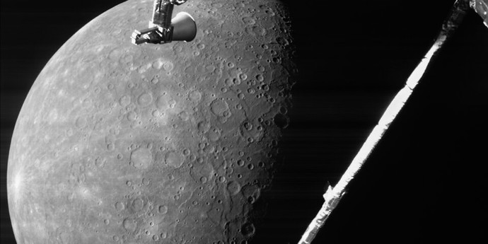 危険な操縦中に撮影された水星の写真を見てください。
