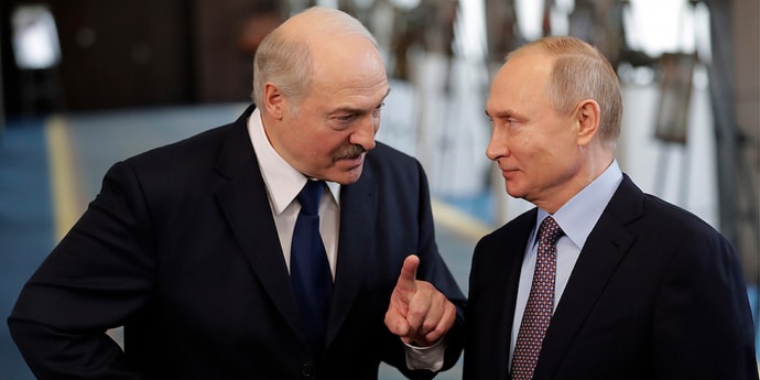 События четверга. Встреча Лукашенко и Путина, лосиха застряла в колючей проволоке на границе с Литвой