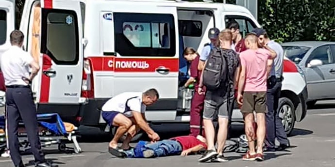В Бресте в аварию попал мотоциклист, его увезла скорая (дополнено)