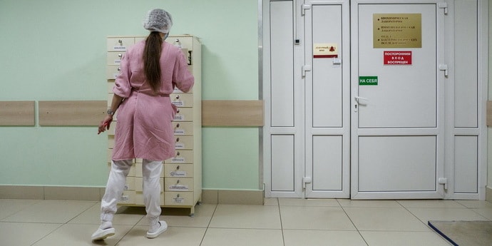 Минздрав: за сутки коронавирусом заразились 1862 человека. Это близко к пику за всю эпидемию