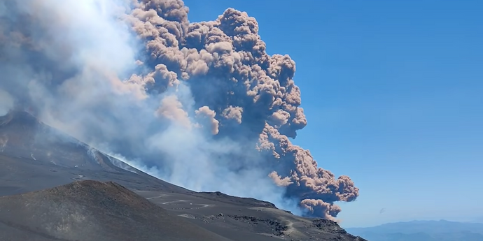 シチリアにはエトナ火山の噴火がありました