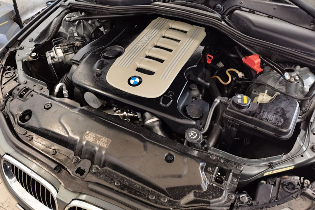 BMW с бензиновым движком: плюсы, особенности, советы владельцам