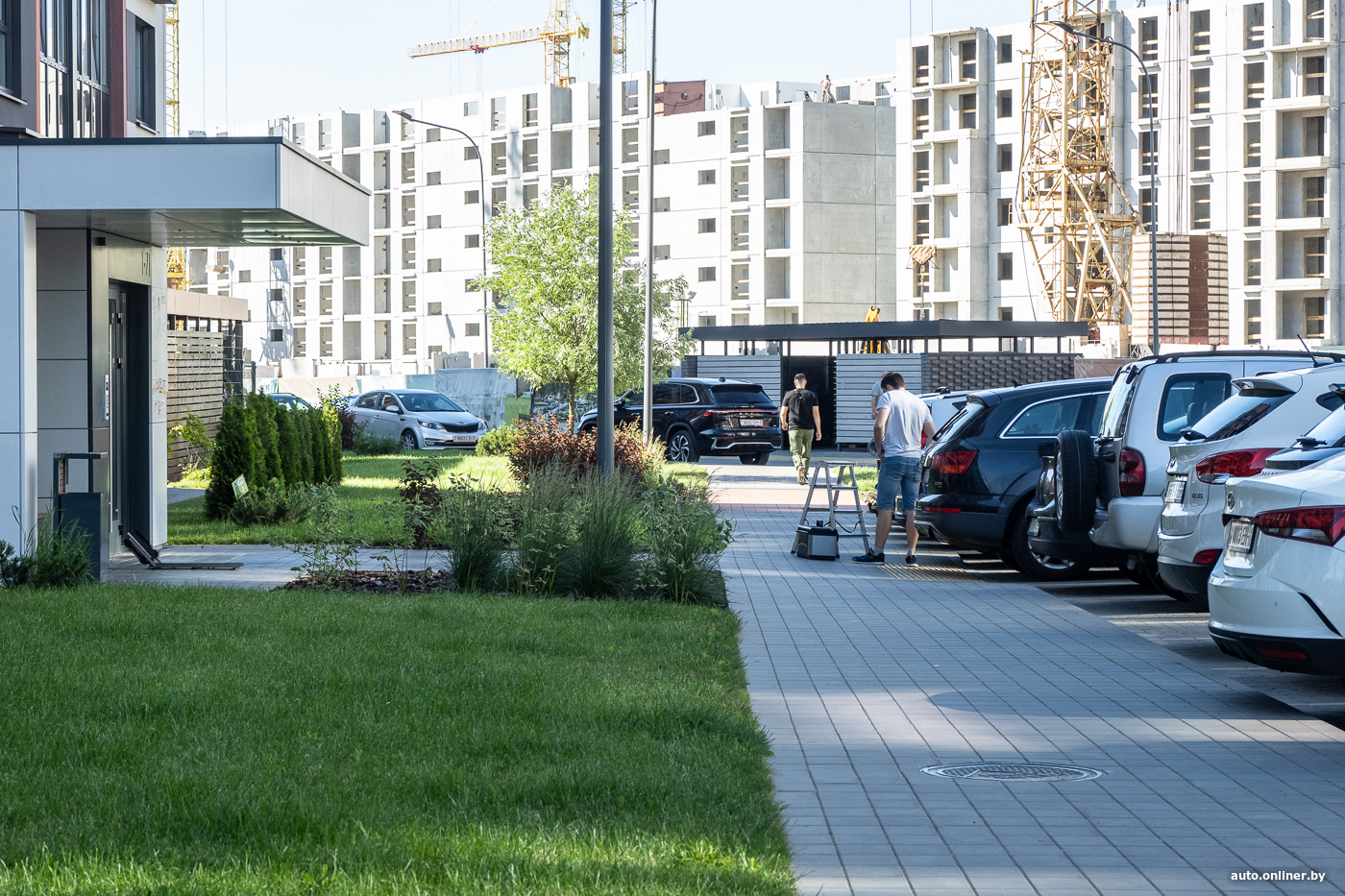 Парковка во дворах: что сказано в ПДД