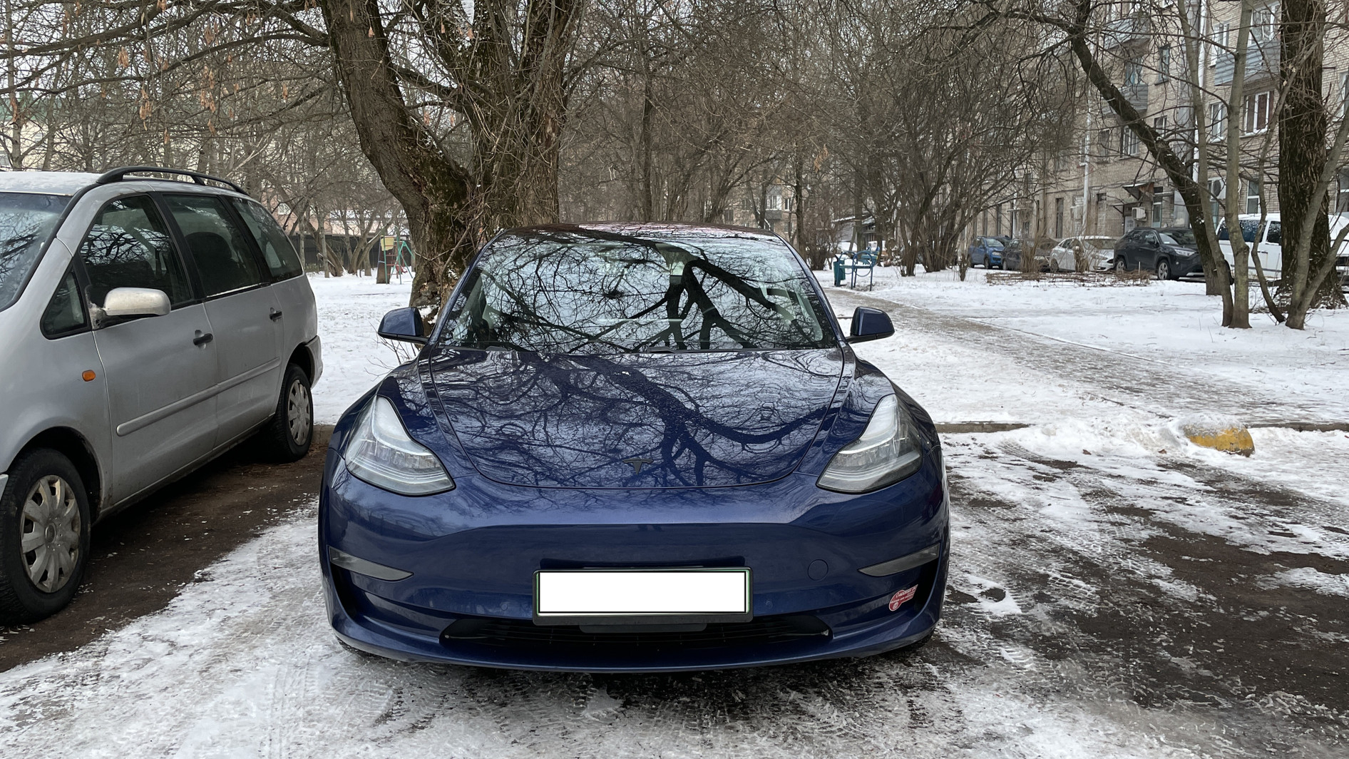 Стоит ли покупать подержанную Tesla? Мнения реальных владельцев из Беларуси