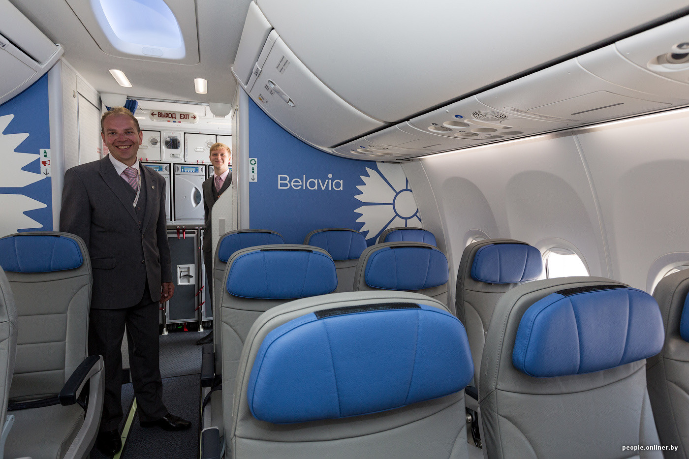 Сайт белавиа минск. Embraer e195 Belavia салон. Belavia бизнес класс e195. Белавиа бизнес класс 737. Boeing 737 Max 8 бизнес класс Белавиа.