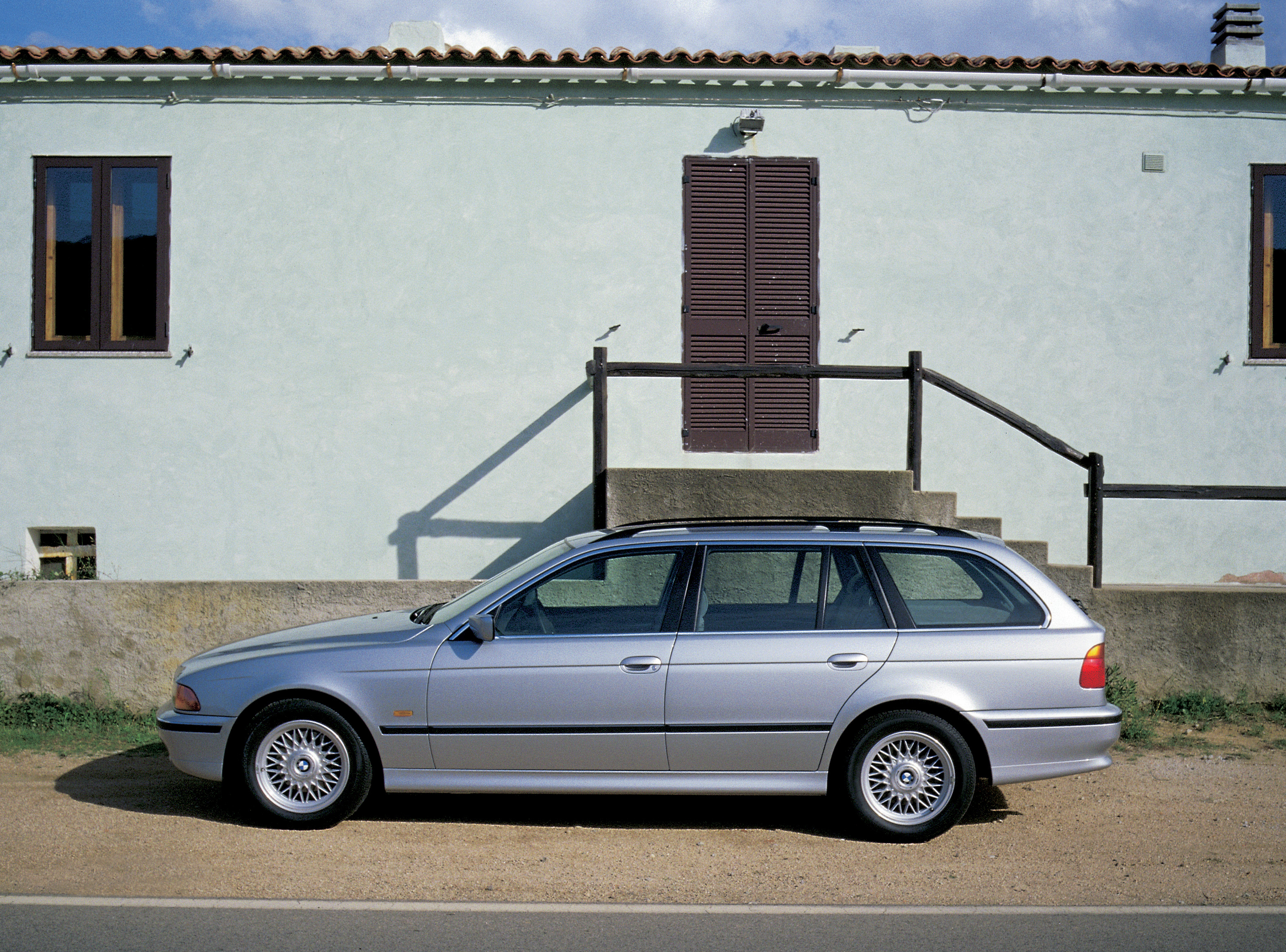 Кузов универсал 5. BMW 5 e39 универсал. BMW 5er e39 Touring. BMW 520i e39 универсал. BMW универсал 2000.