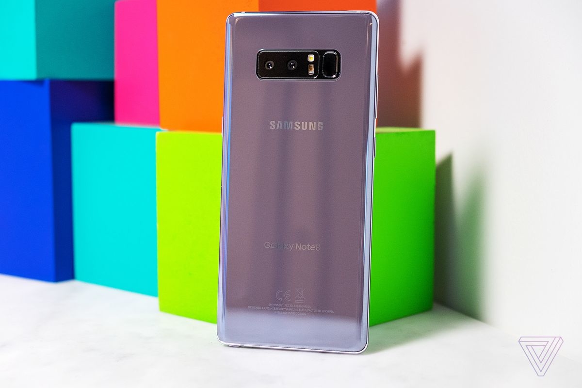 Samsung представила Galaxy Note8 с двойной камерой