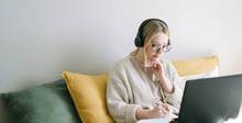 Ученые: прослушивание печальной музыки уменьшает боль