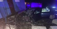 В Могилевской области автомобиль врезался в здание. Погибла 27-летняя пассажирка