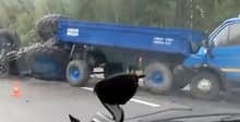 Очевидец: под Осиповичами «Газель» врезалась в трактор с прицепом, трактор опрокинулся (видео)