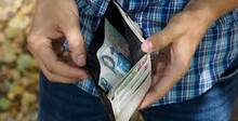 Белорусы хранят на депозитах почти 24 миллиарда рублей. Больше всего накоплений — у пенсионеров