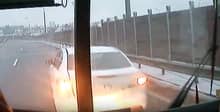 «Водитель автобуса очень зол»: опасная ситуация недалеко от МКАД попала на видео (видео)